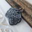 Bild von Ornament-Ohrstecker - Rhombusform aus Resin - black