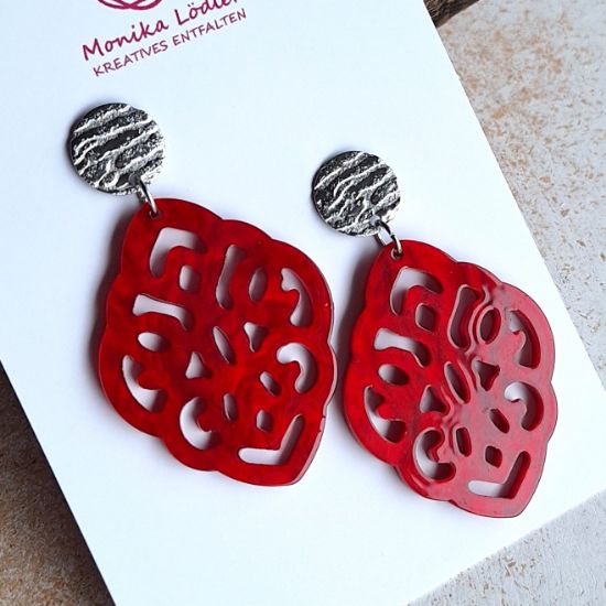 Bild von Ornament-Ohrringe aus Resin - cherry red