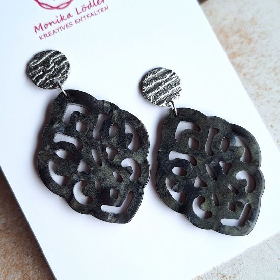 Picture of Ornament-Ohrstecker - Rhombusform aus Resin - black