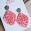 Bild von Ornament-Ohrstecker - Rhombusform aus Resin - fruit dove pink