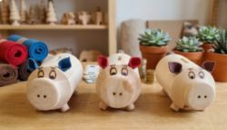 Bild von Zirbenholz Sparschwein